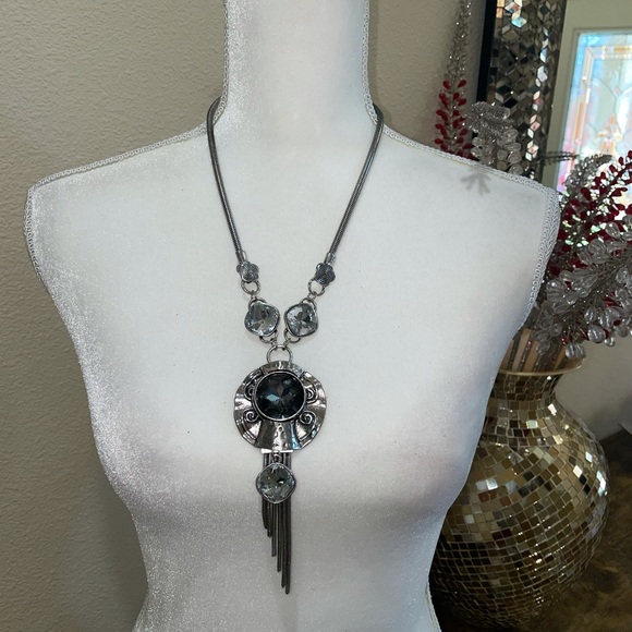 Beautiful sparkly necklace - Picture 6 of 8